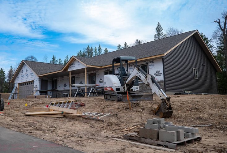 Vinyl Siding Repair: What You Can DIY and What to Leave to Experts