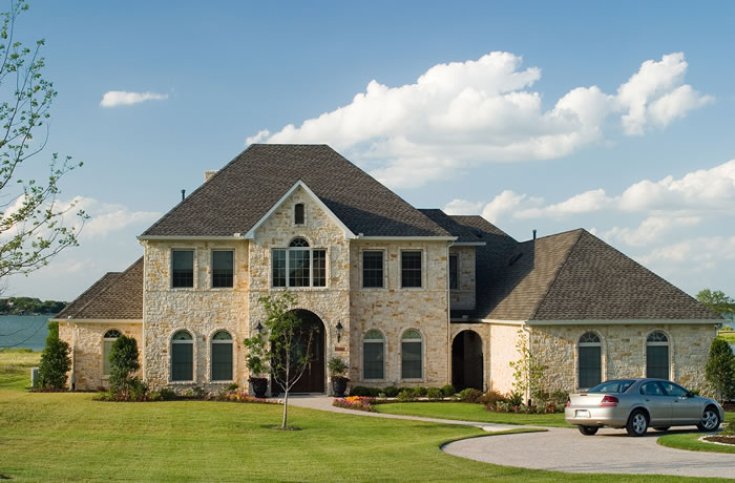 Should You Replace Roof Shingles Before Selling Your Home?